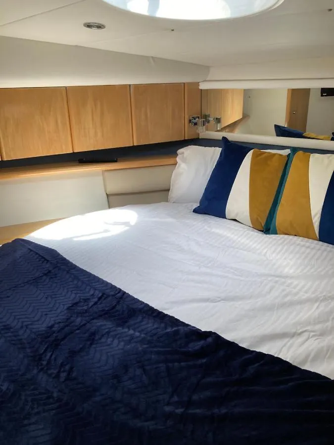Πλωτό κατάλυμα Entire Boat At St Katherine Docks 2 Available Select Using Room Options Λονδίνο