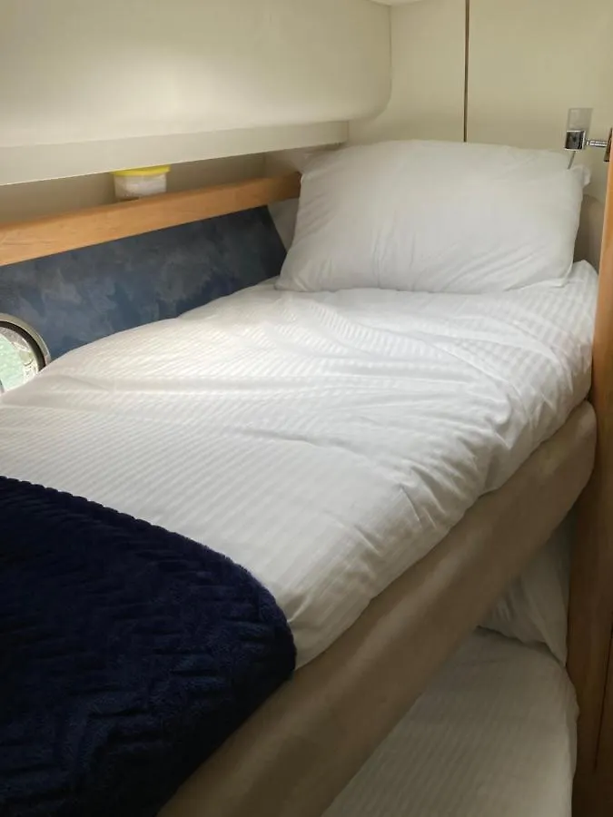 Entire Boat At St Katherine Docks 2 Available Select Using Room Options Λονδίνο 0*,