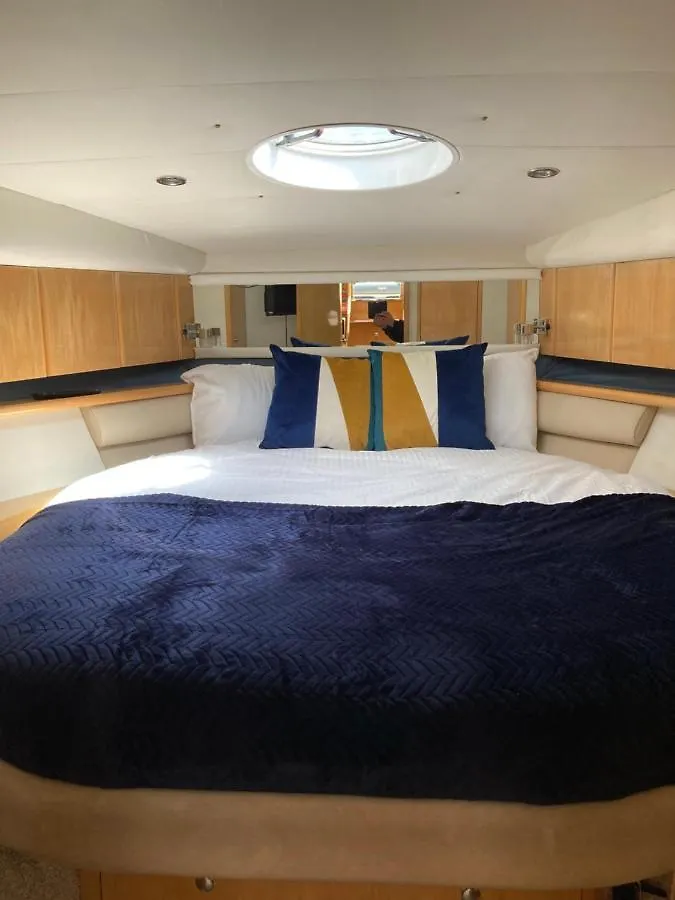 Entire Boat At St Katherine Docks 2 Available Select Using Room Options Λονδίνο