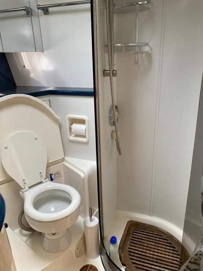 Entire Boat At St Katherine Docks 2 Available Select Using Room Options Λονδίνο 0*,