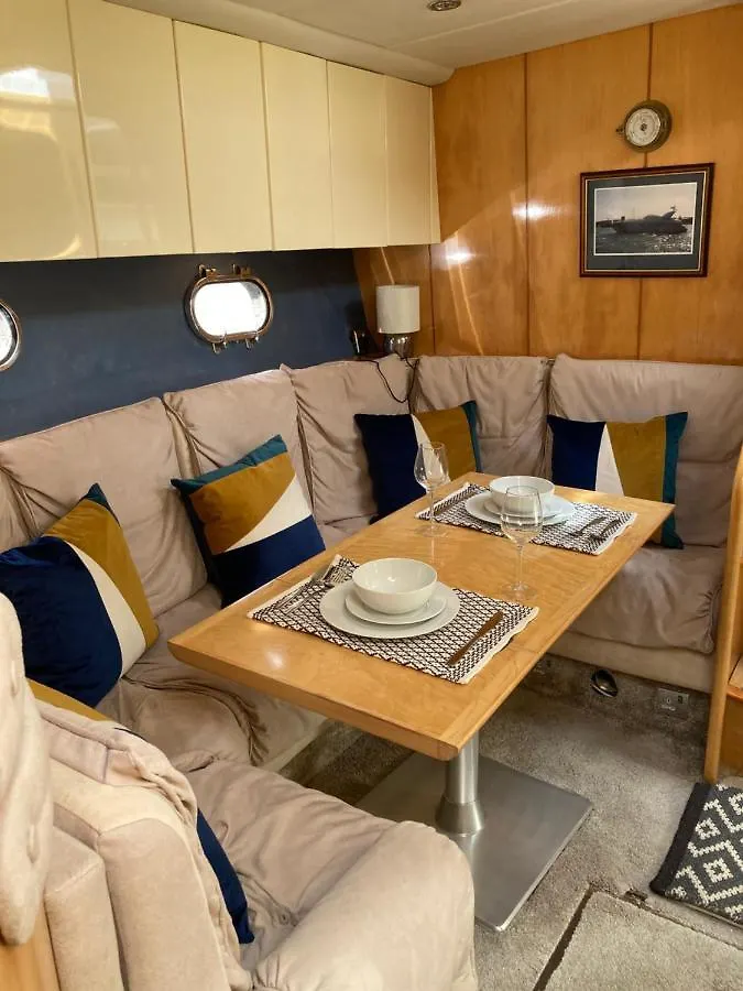 Πλωτό κατάλυμα Entire Boat At St Katherine Docks 2 Available Select Using Room Options Λονδίνο