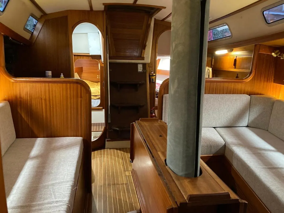 Πλωτό κατάλυμα Entire Boat At St Katherine Docks 2 Available Select Using Room Options Λονδίνο