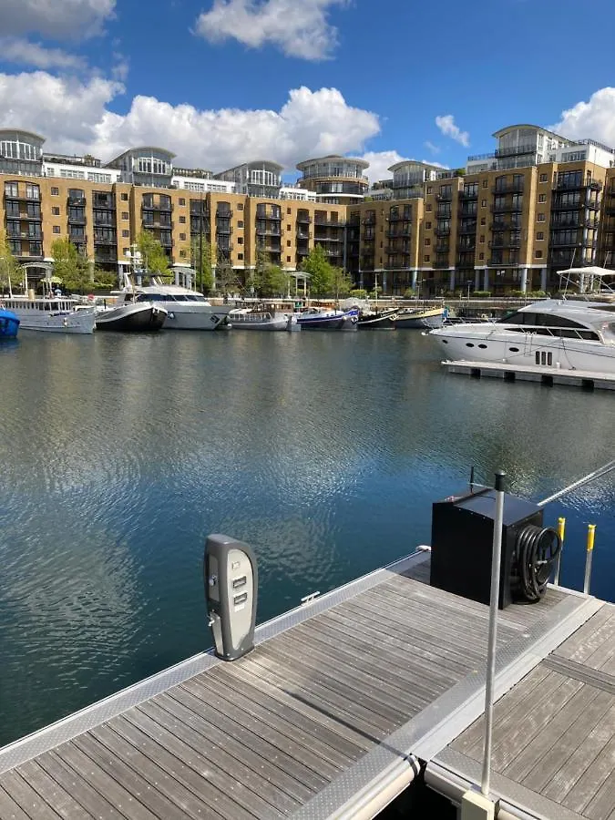Entire Boat At St Katherine Docks 2 Available Select Using Room Options Λονδίνο 0*,  Ηνωμένο Βασίλειο