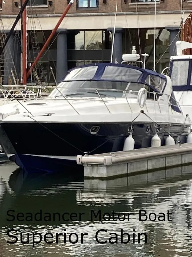 Entire Boat At St Katherine Docks 2 Available Select Using Room Options Λονδίνο