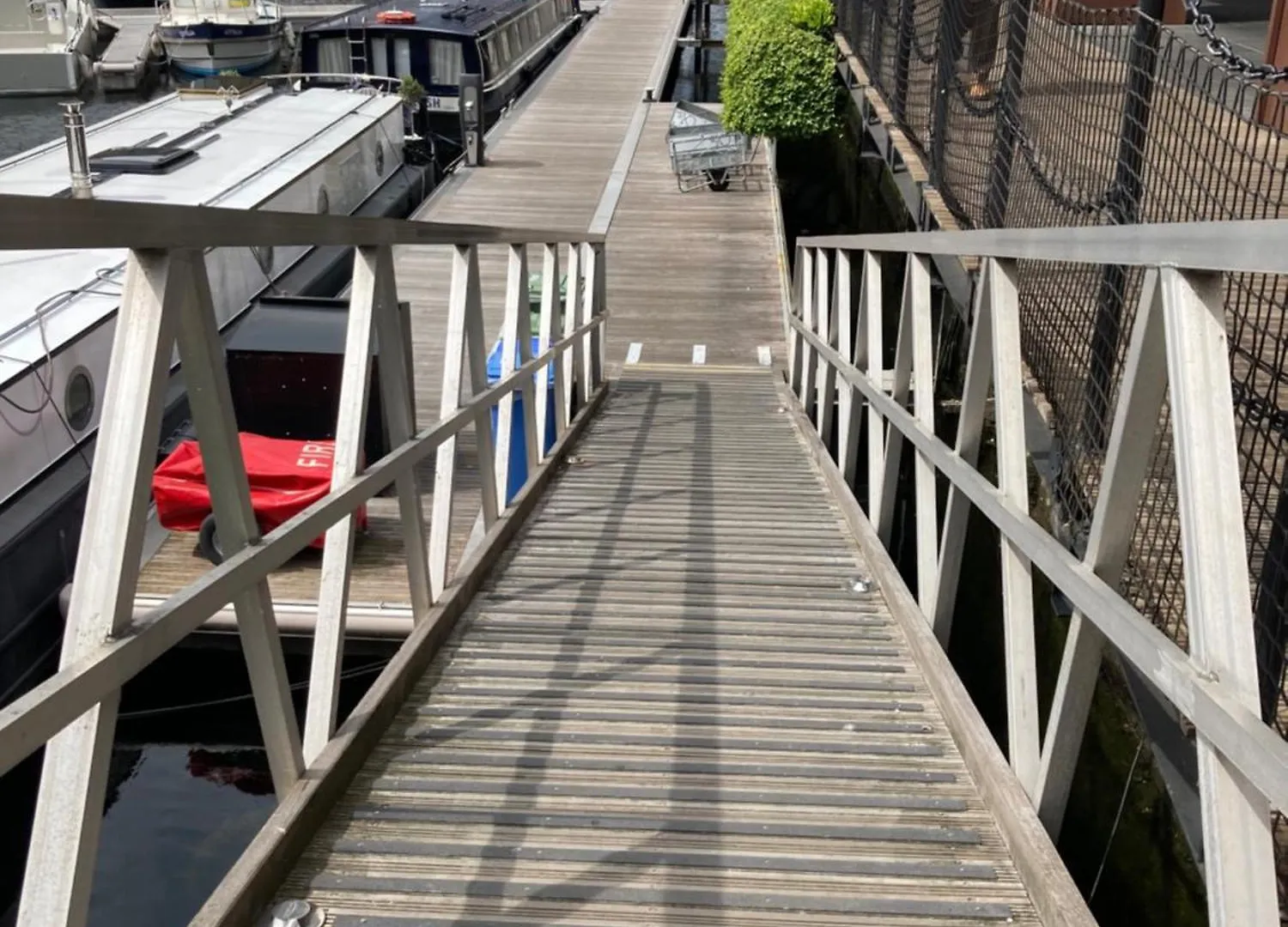 Entire Boat At St Katherine Docks 2 Available Select Using Room Options Λονδίνο